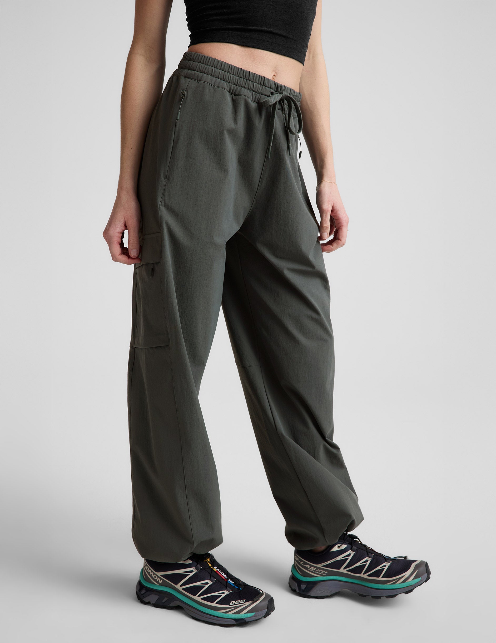 Beyond Yoga Women's Peak Cargo Pants - Slate Green