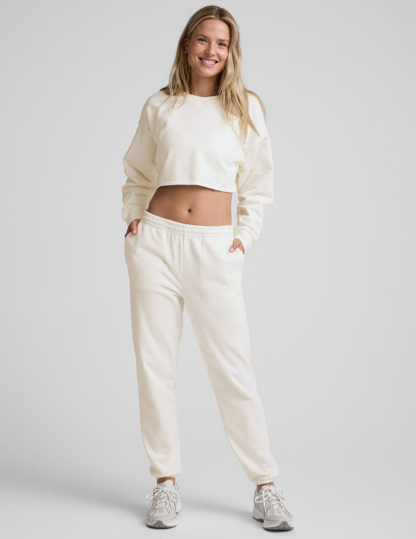 Beyond Yoga Women's Relaxed Fit On the Go Jogger - White