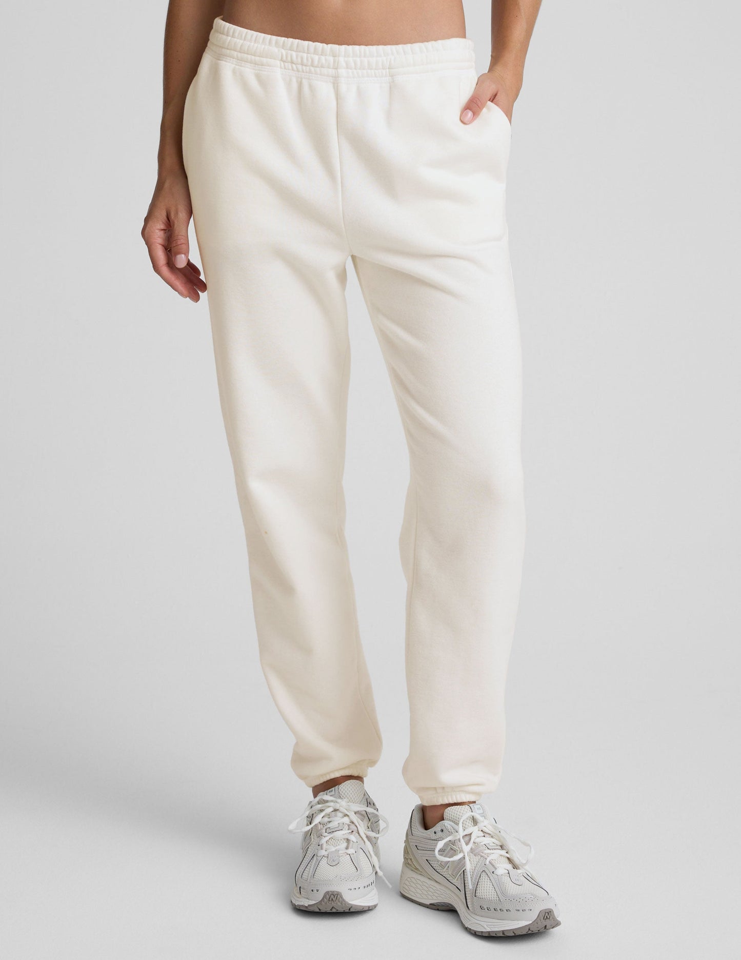 Beyond Yoga Women's Relaxed Fit On the Go Jogger - White
