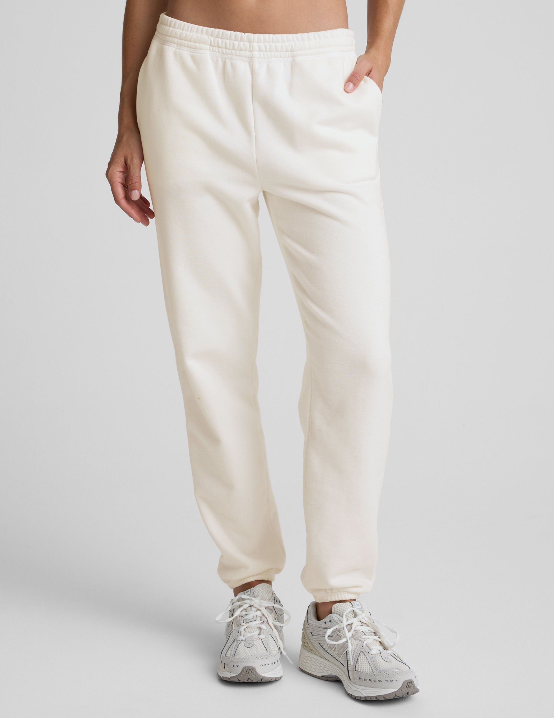 Beyond Yoga Women's Relaxed Fit On the Go Jogger - White