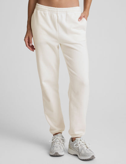 Beyond Yoga Women's Relaxed Fit On the Go Jogger - White