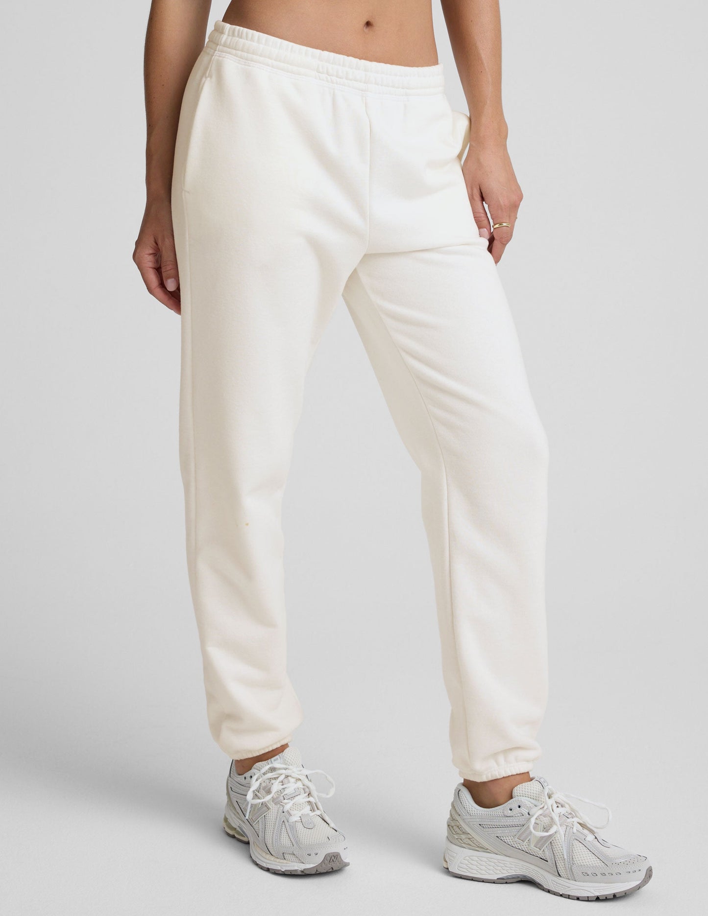 Beyond Yoga Women's Relaxed Fit On the Go Jogger - White