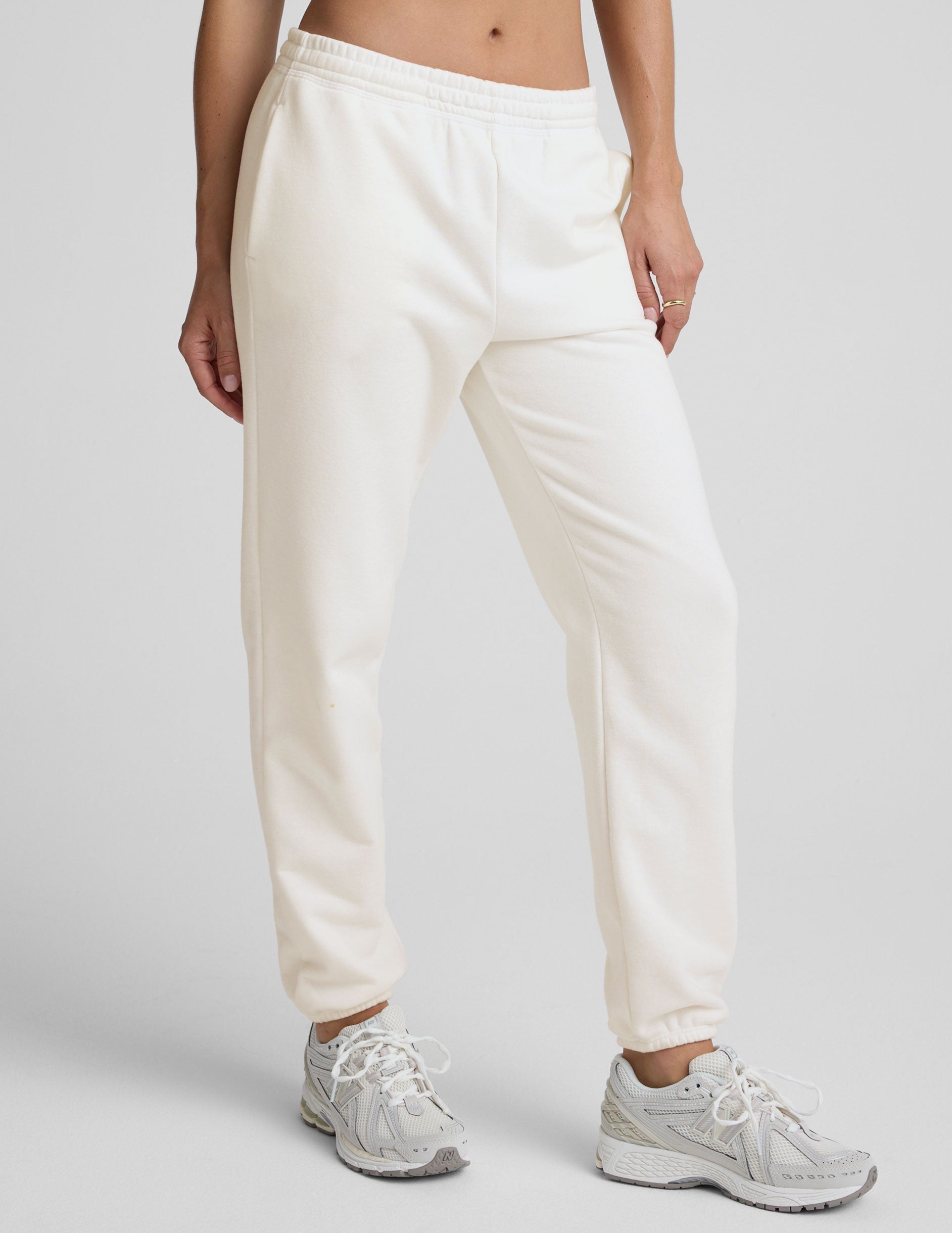 Beyond Yoga Women's Relaxed Fit On the Go Jogger - White