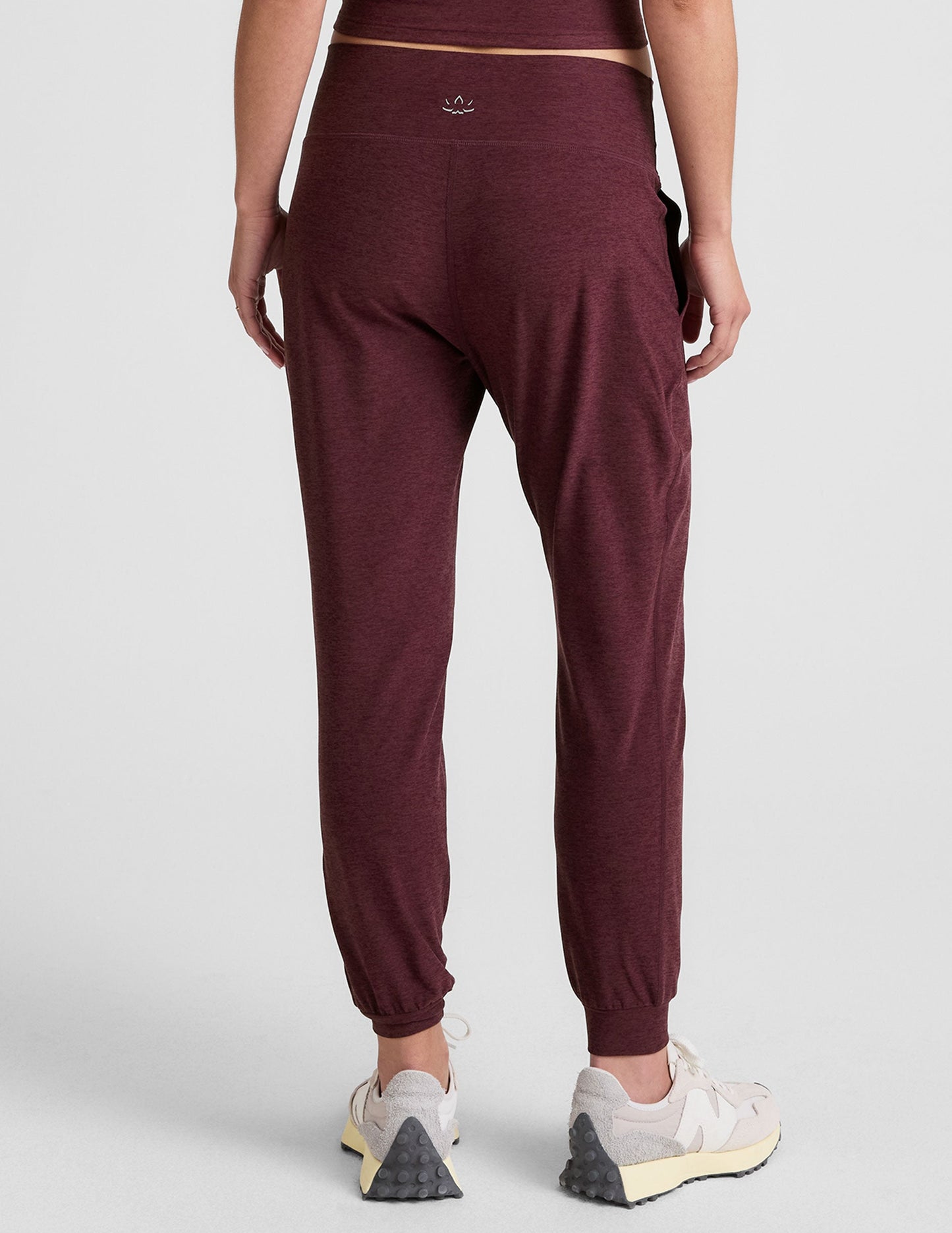 Beyond Yoga Women's Slim Fit Midi Spacedye Jogger - Midnight Burgundy