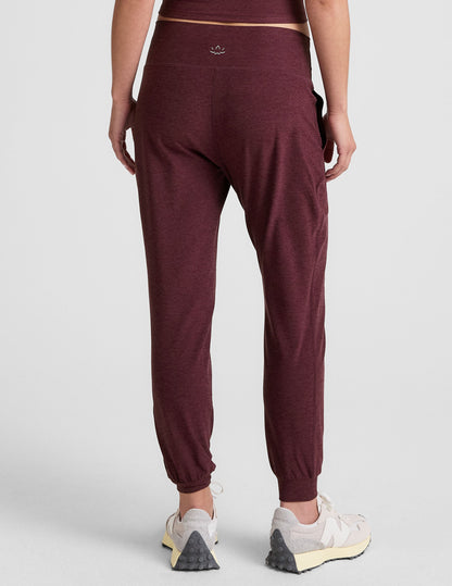 Beyond Yoga Women's Slim Fit Midi Spacedye Jogger - Midnight Burgundy