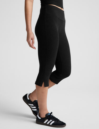 Beyond Yoga Mid-Rise Slit Pedal Pusher Spacedye Legging - Black