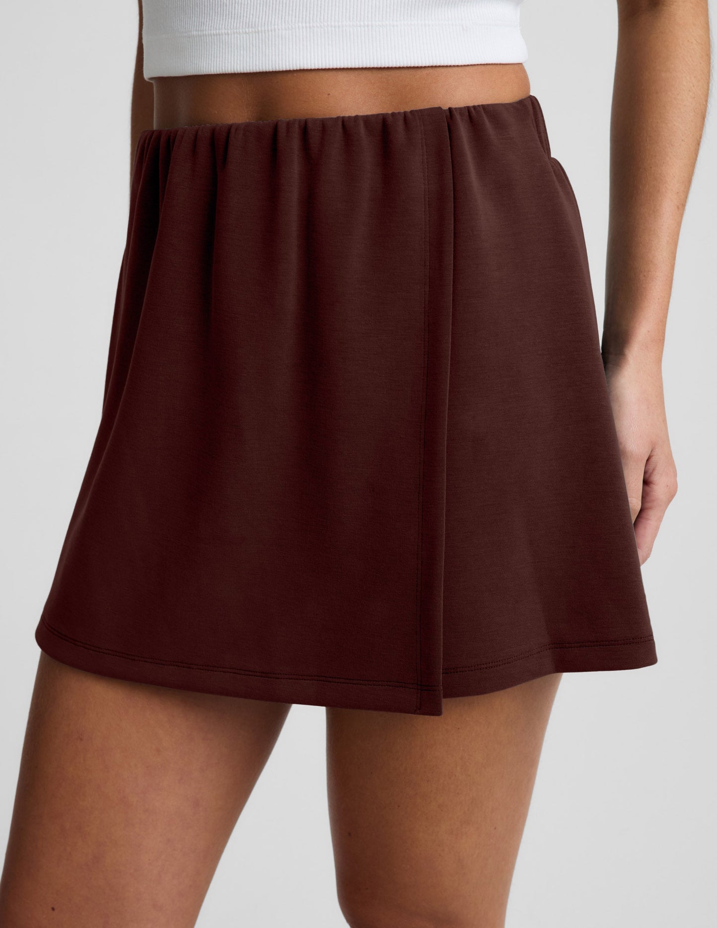 Beyond Yoga Women's 2.5" Luxe Sandwash Skort - Iced Mocha
