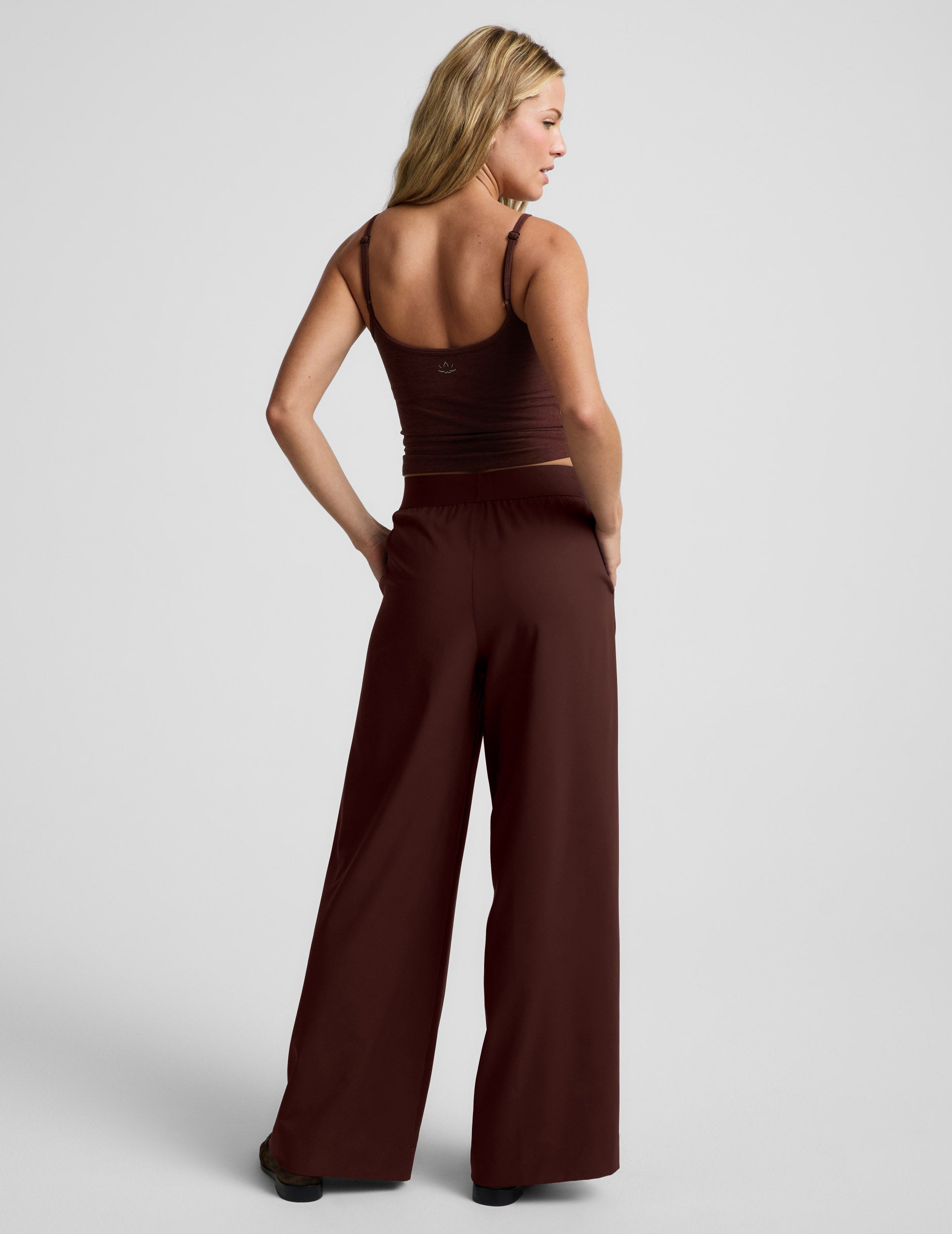 Beyond Yoga Women's Elasticated Wide Leg Pants - Iced Mocha