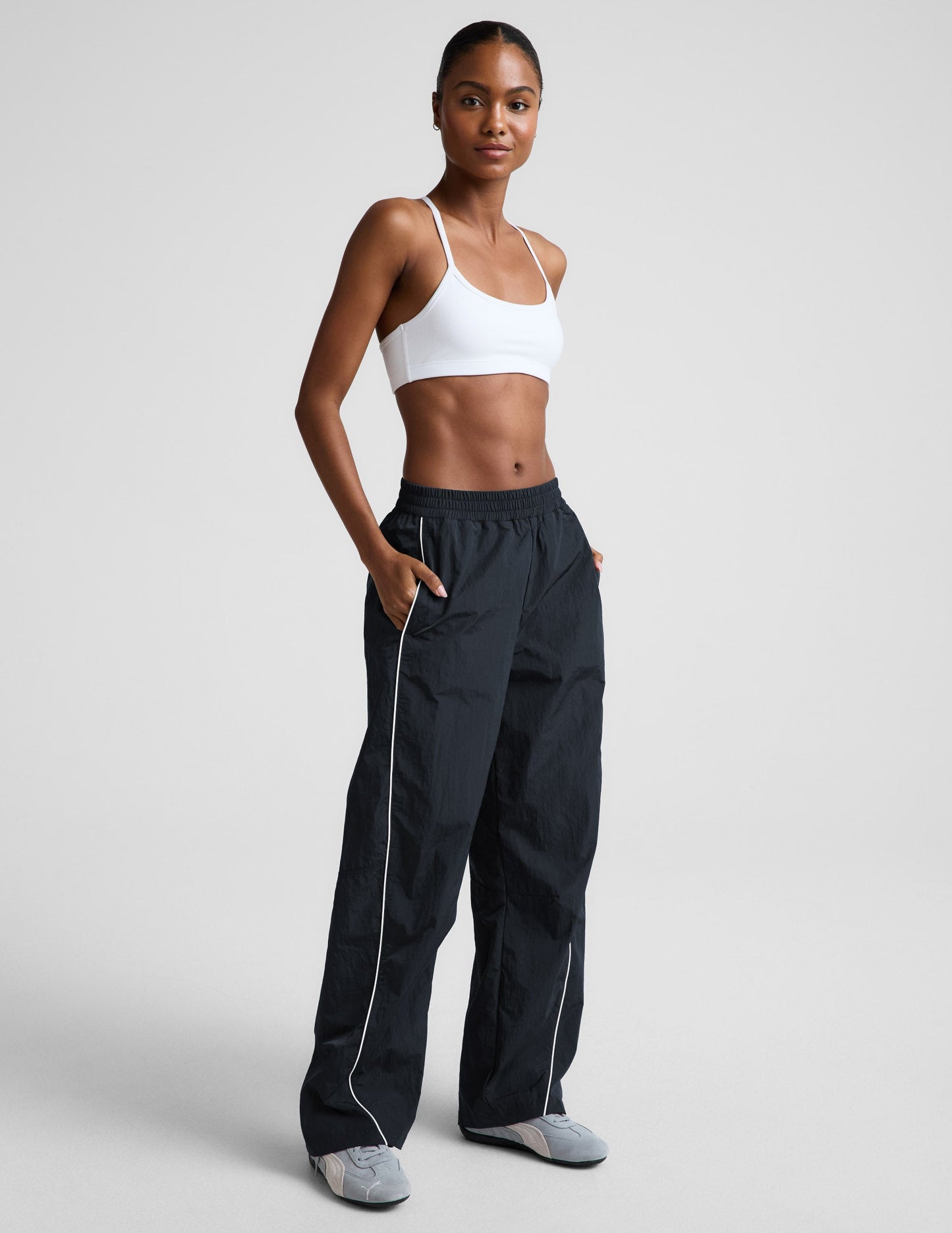 Beyond Yoga Mid-Rise Barrel Leg Limitless Pant - Nocturnal Navy