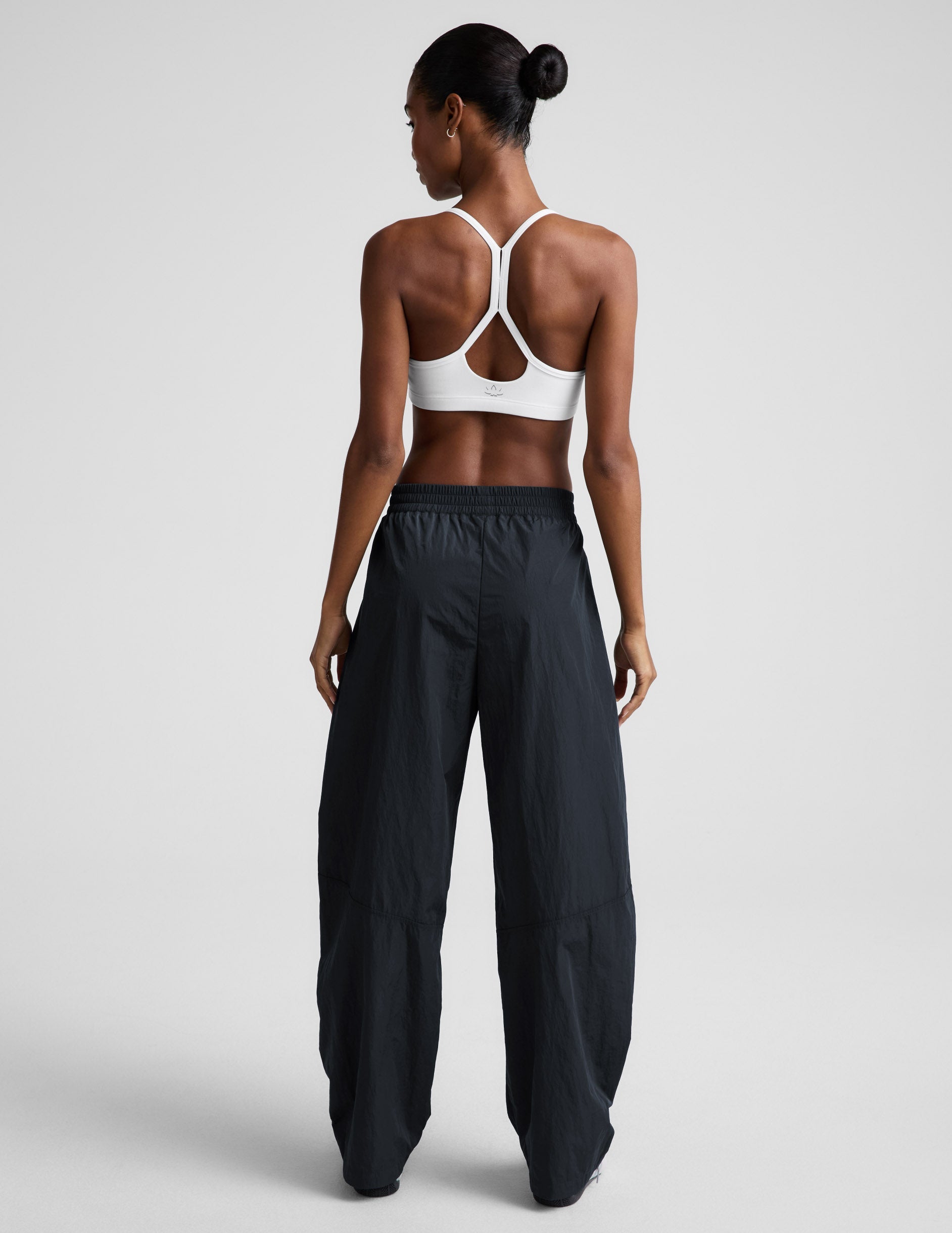 Beyond Yoga Mid-Rise Barrel Leg Limitless Pant - Nocturnal Navy