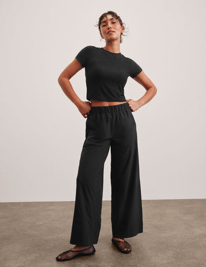 Beyond Yoga Women's Wide Leg Stretch Woven Pants - True Black