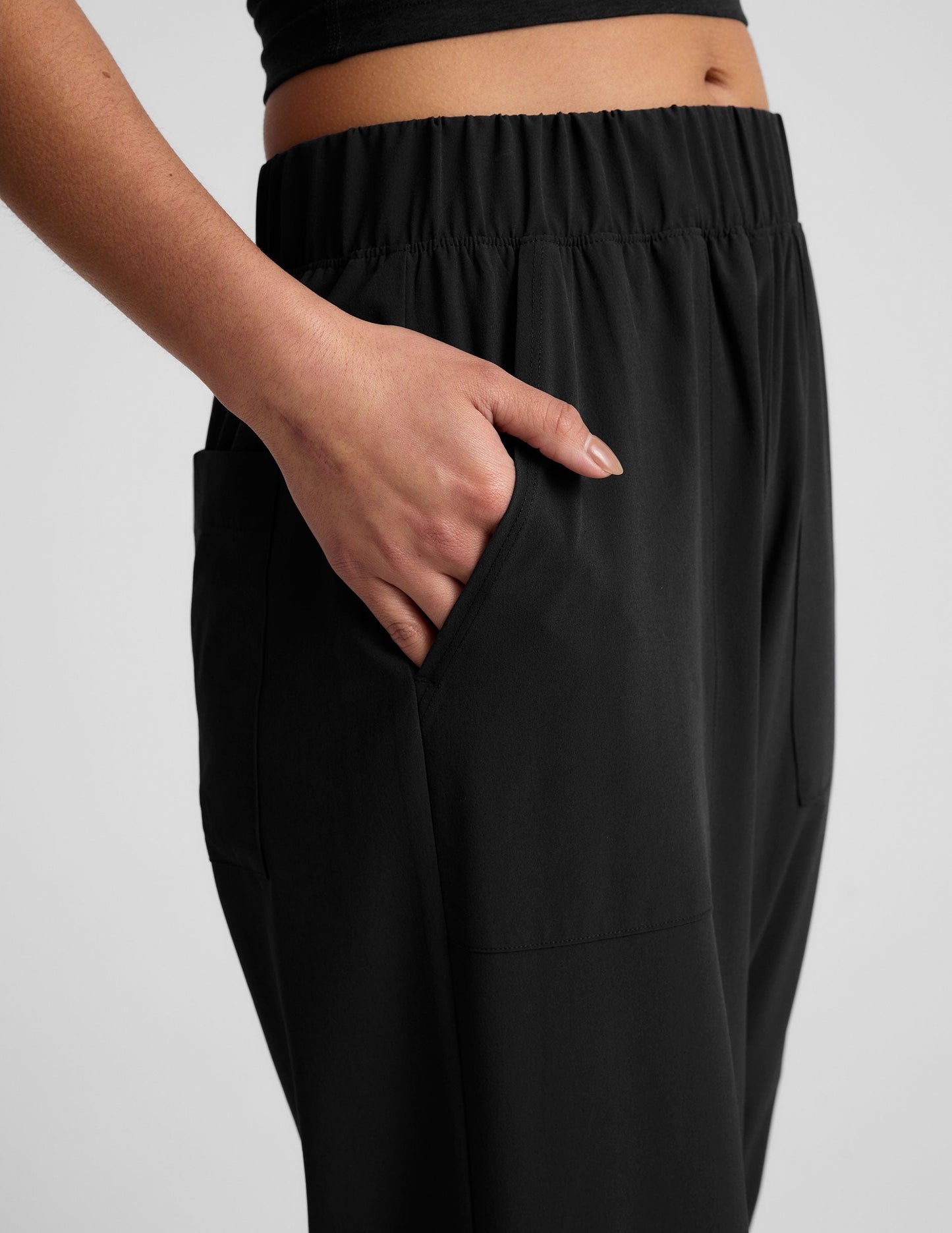 Beyond Yoga Women's Wide Leg Stretch Woven Pants - True Black