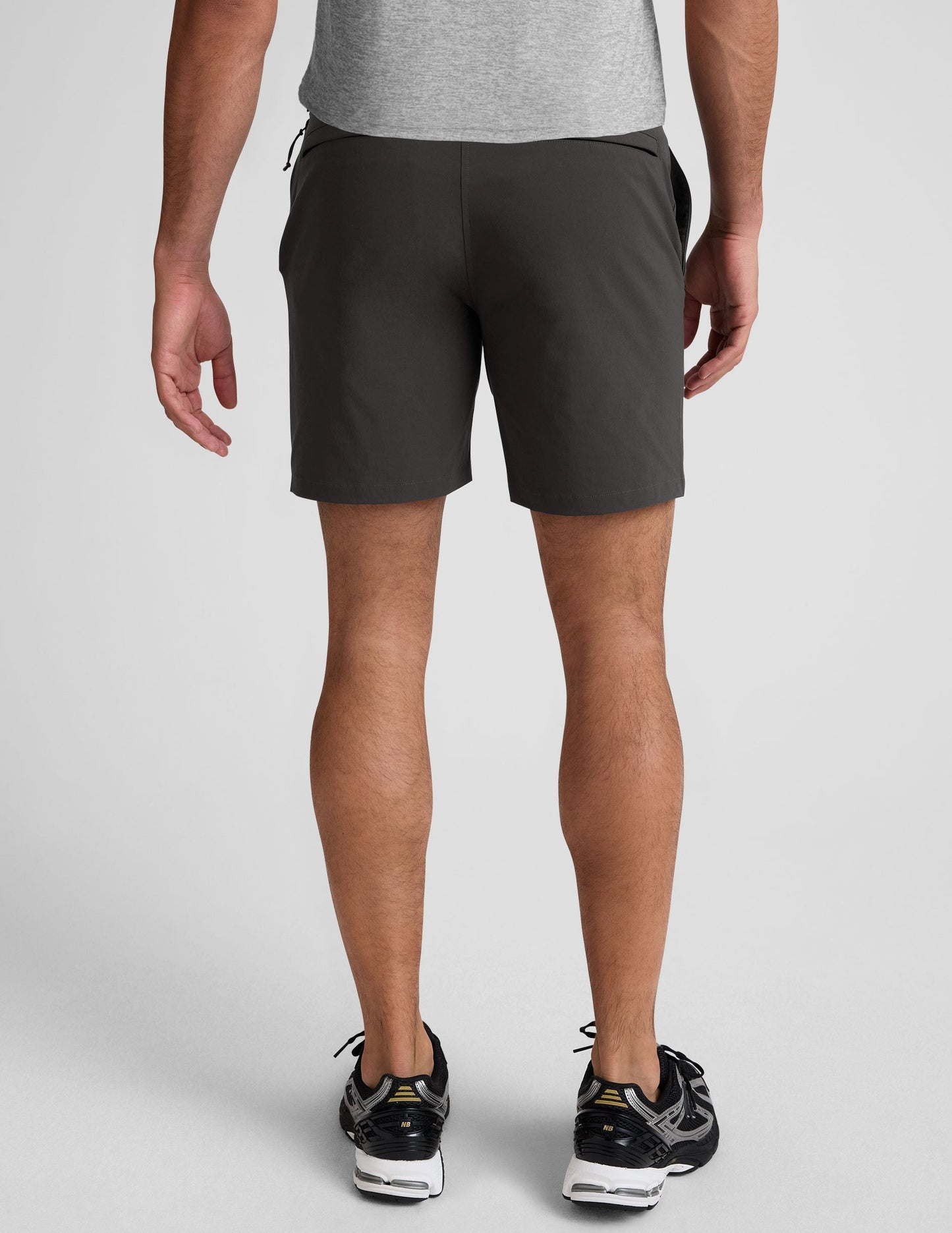 Beyond Yoga Men's 7-Inch Chino Essential Shorts - Black Ash