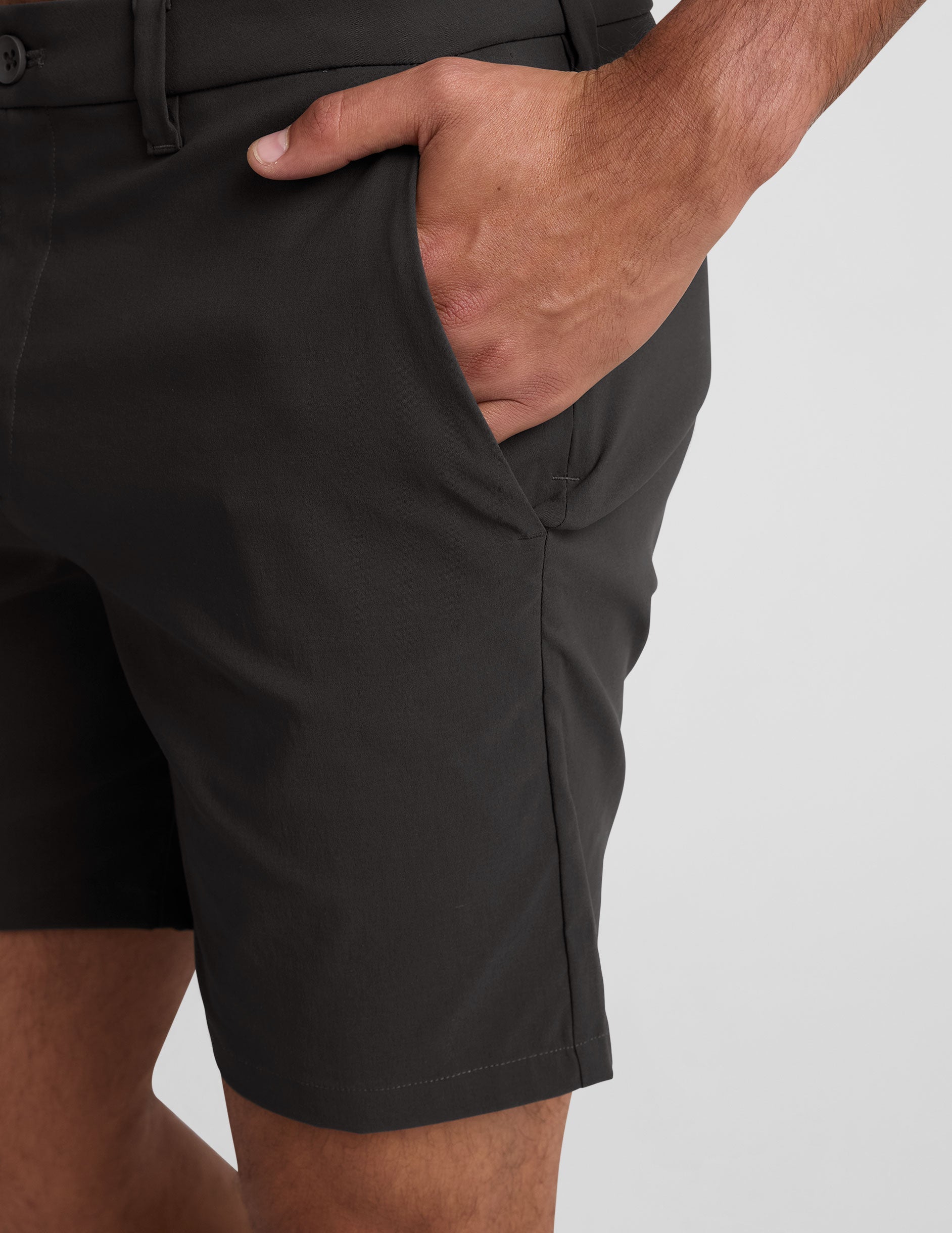 Beyond Yoga Men's 7-Inch Chino Essential Shorts - Black Ash
