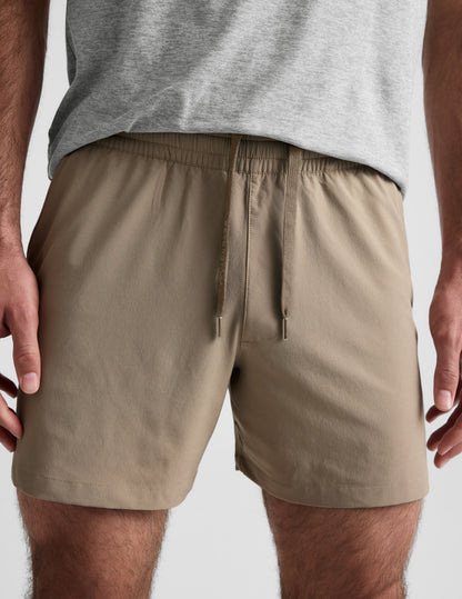 Beyond Yoga Men's 5-Inch Running Pivotal 2.0 Shorts - Mushroom