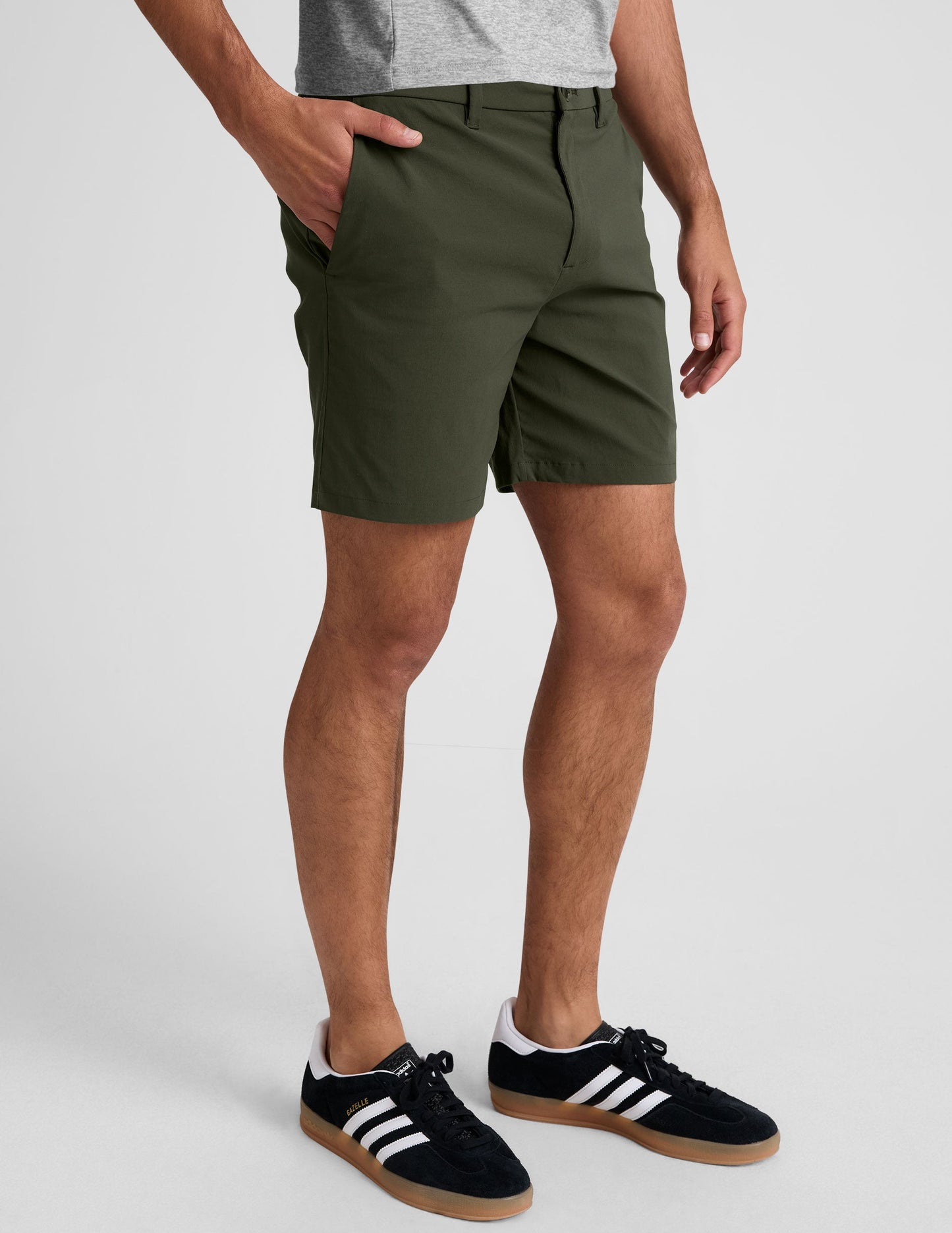 Beyond Yoga Men's 7-Inch Chino Essential Shorts - Forest Moss