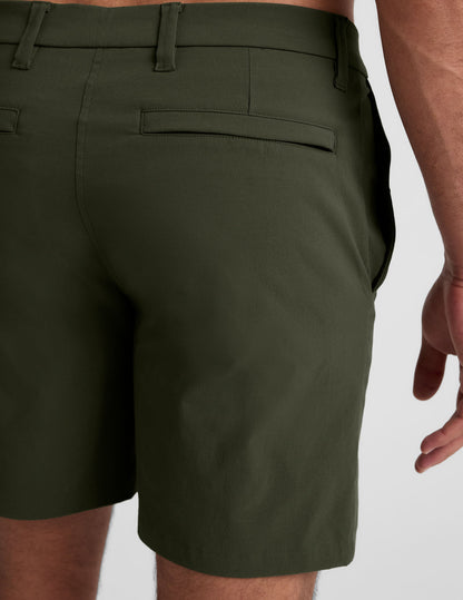 Beyond Yoga Men's 7-Inch Chino Essential Shorts - Forest Moss