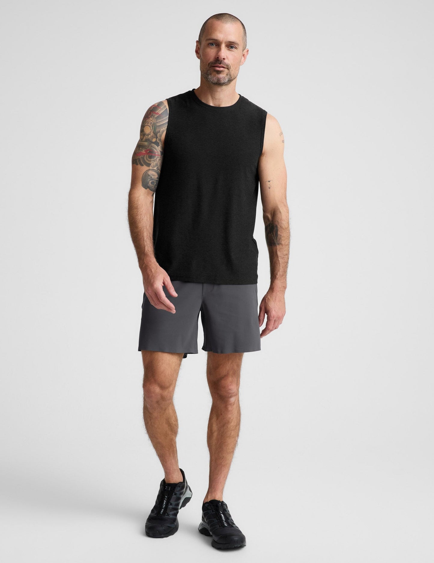 Beyond Yoga Men's Range Lined WarpLite Shorts - Graphite