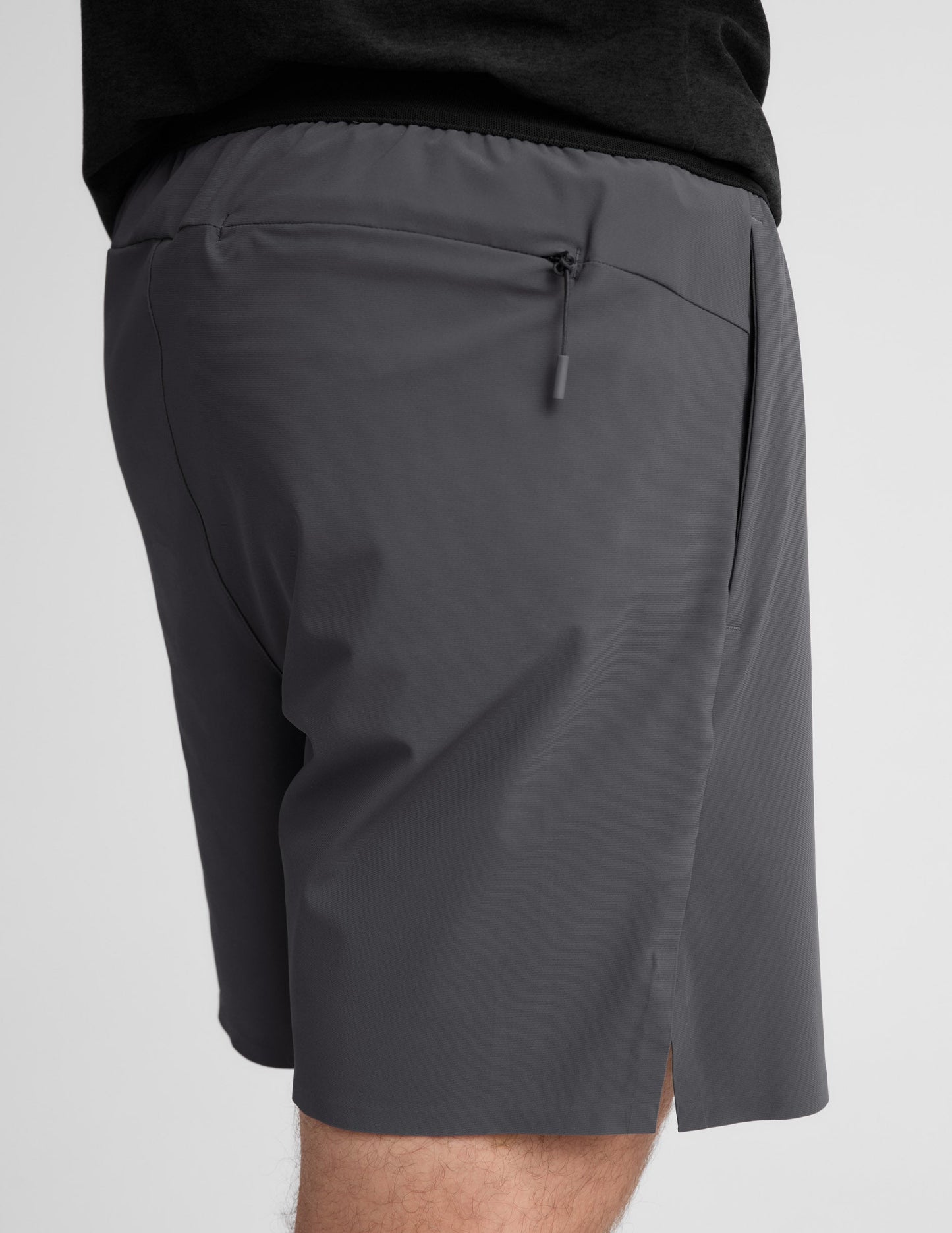 Beyond Yoga Men's Range Lined WarpLite Shorts - Graphite