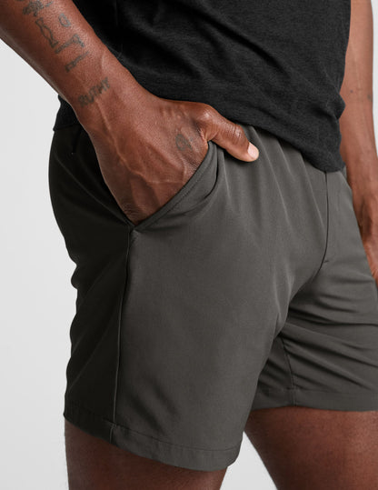 Beyond Yoga Men's Running 7 Inch Pivotal 2.0 Shorts - Graphite