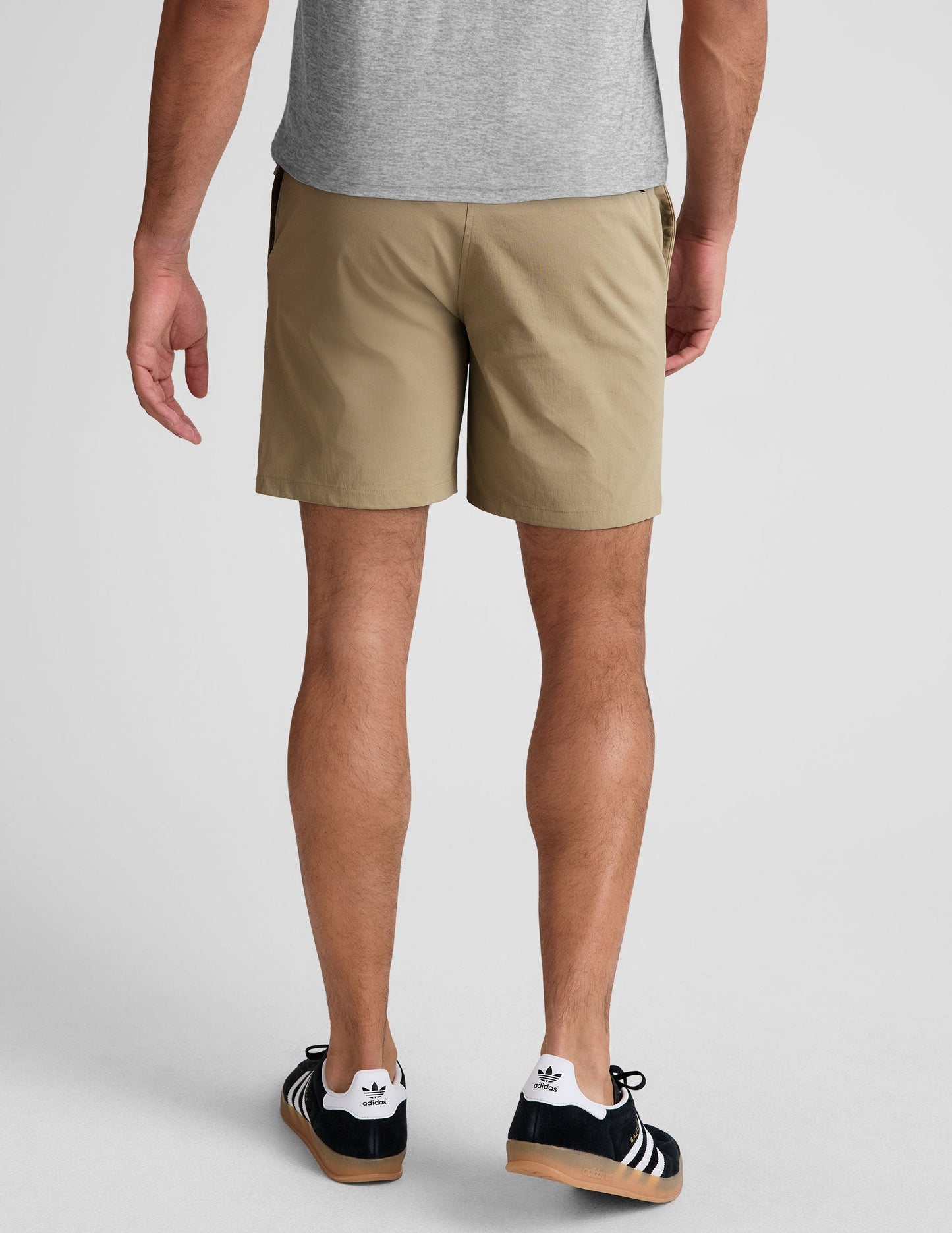 Beyond Yoga Men's 7-Inch Chino Essential Shorts - Tan
– Beyond Yoga