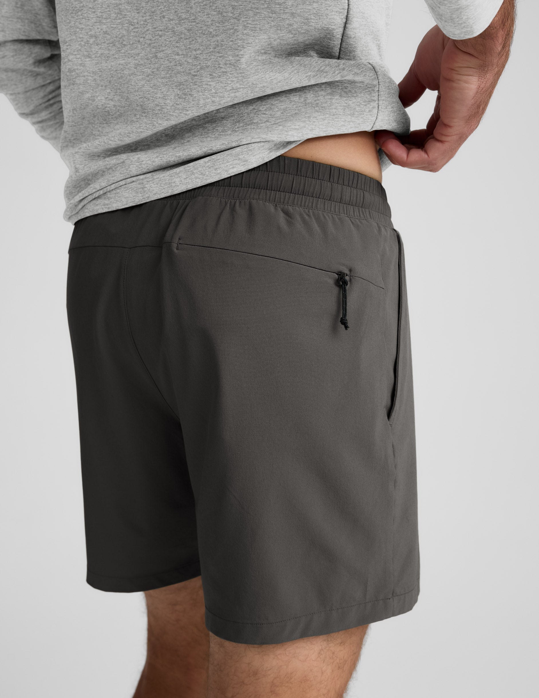 Beyond Yoga Men's Lined 7" Running Pivotal 2.0 Shorts - Graphite