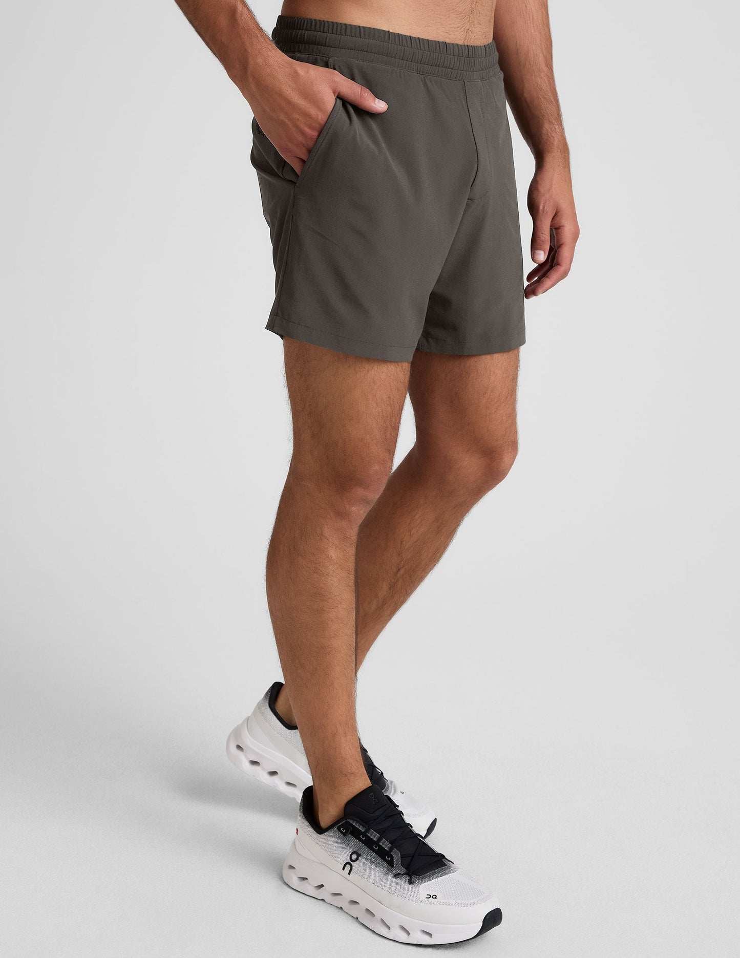 Beyond Yoga Men's Lined 7" Running Pivotal 2.0 Shorts - Graphite