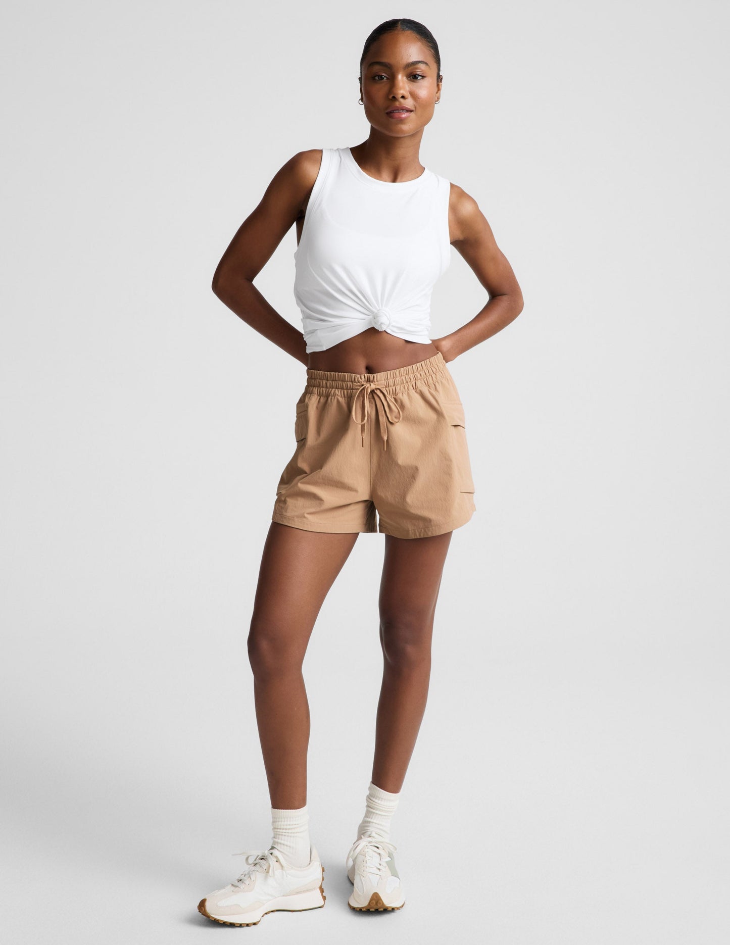 Beyond Yoga Women's Peak 3" Mid-Rise Cargo Shorts - Camel