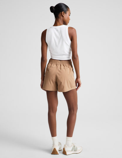 Beyond Yoga Women's Peak 3" Mid-Rise Cargo Shorts - Camel