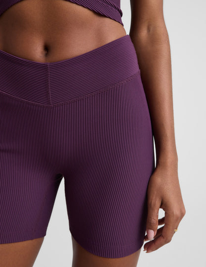 Beyond Yoga Women's Impulse Shorts - Brilliant Blackberry