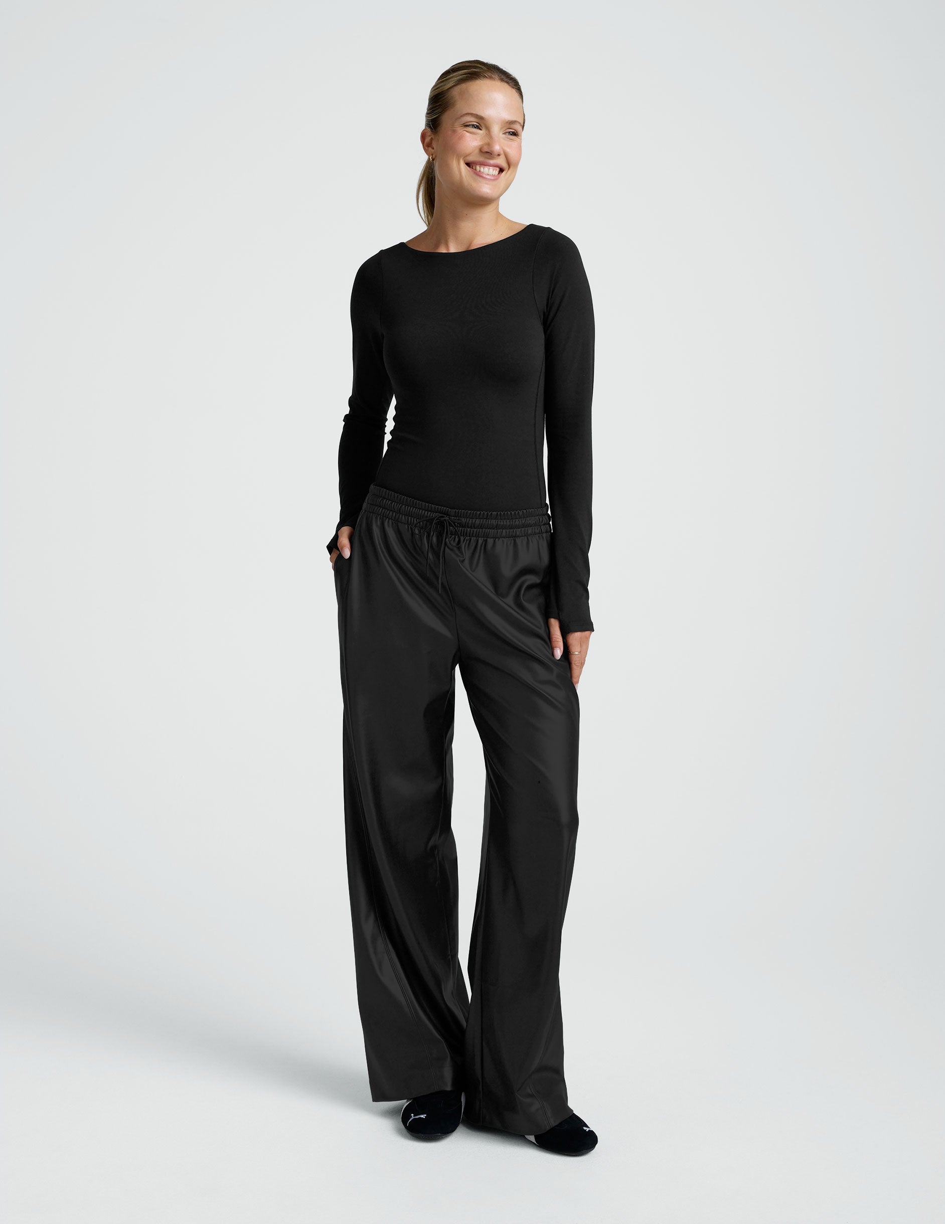 Beyond Yoga Women's Wide Leg Pull On Faux Leather Pant - Black