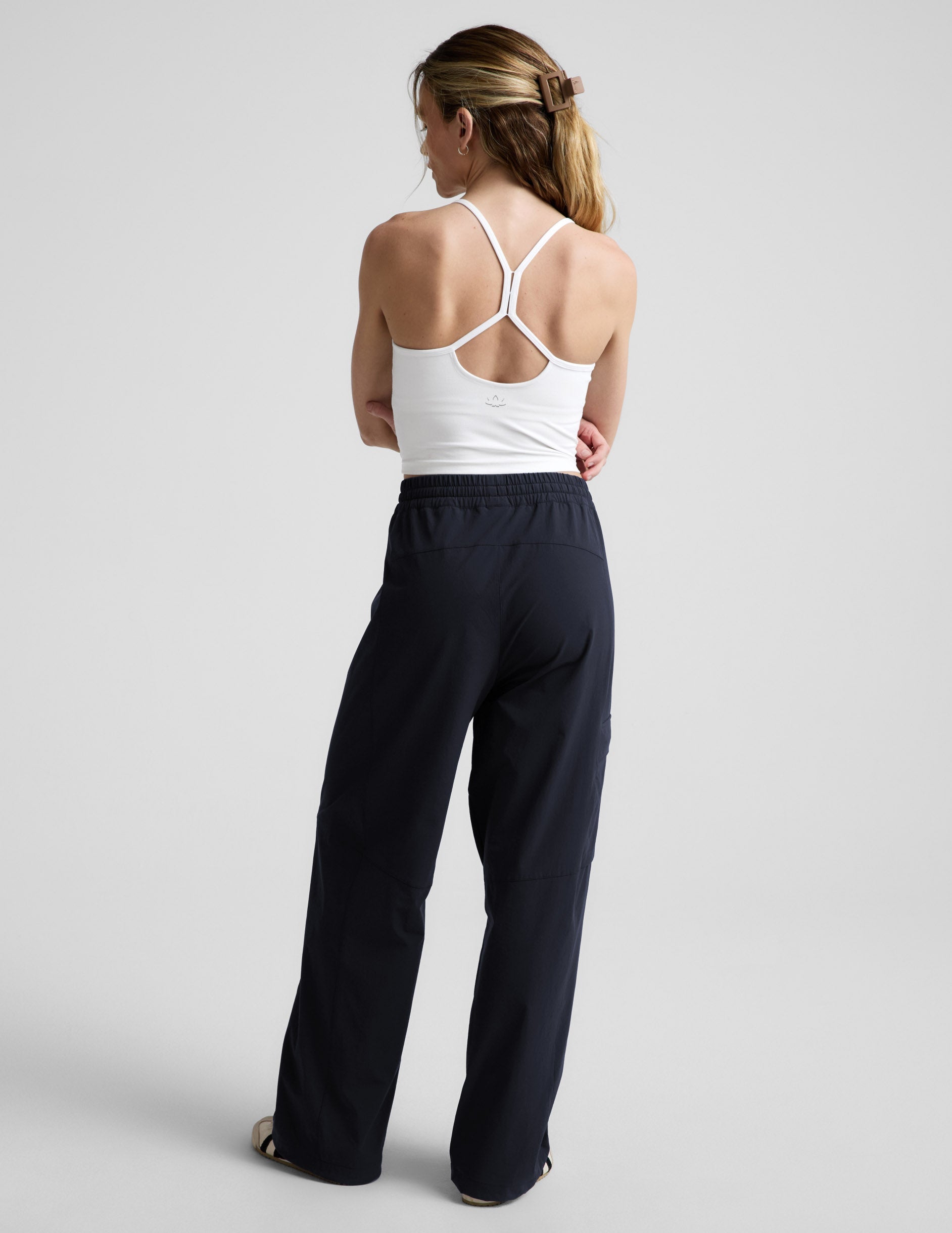 Beyond Yoga Women's Relaxed Fit Peak Cargo Pants - Navy