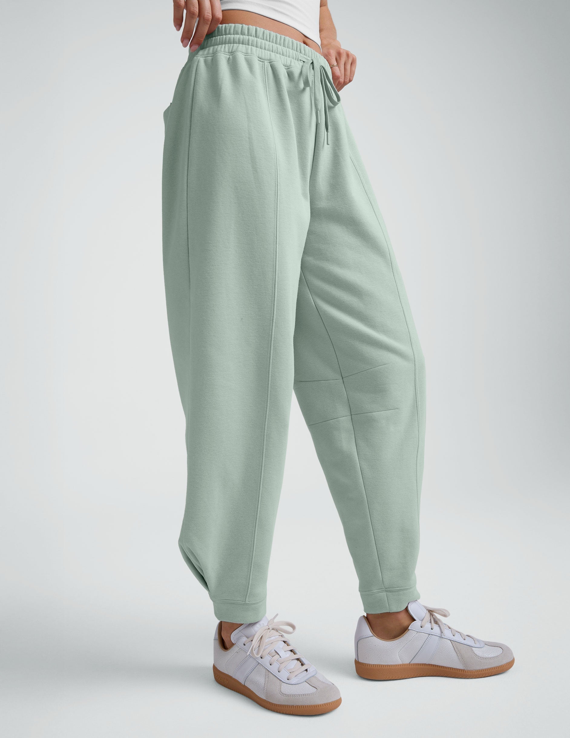 Beyond Yoga Women's Baggy Fleece LuxeFleece Sweatpant - Pale Green