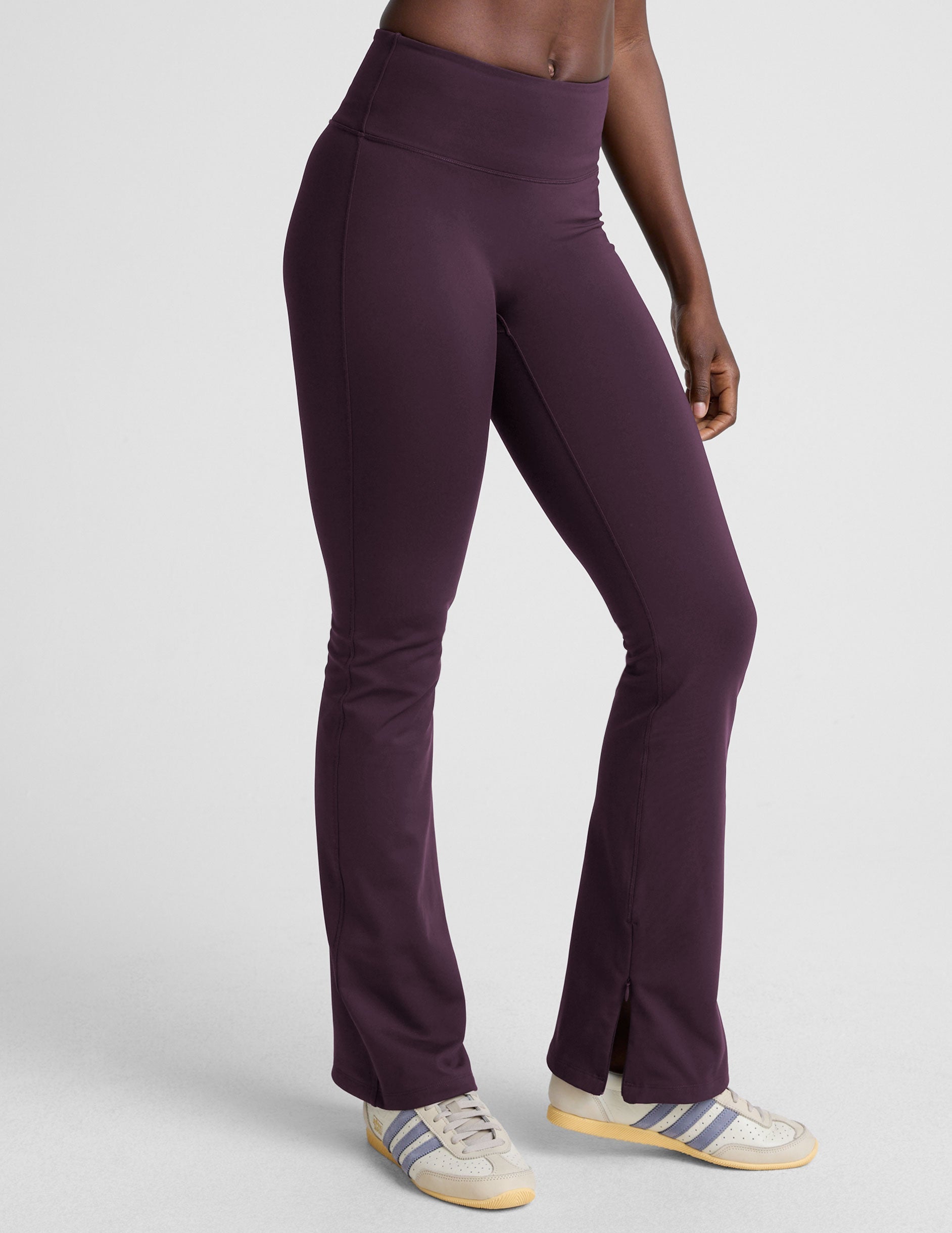 Beyond Yoga Women's Boot Cut Pacer Fleece Pants - Eggplant Purple