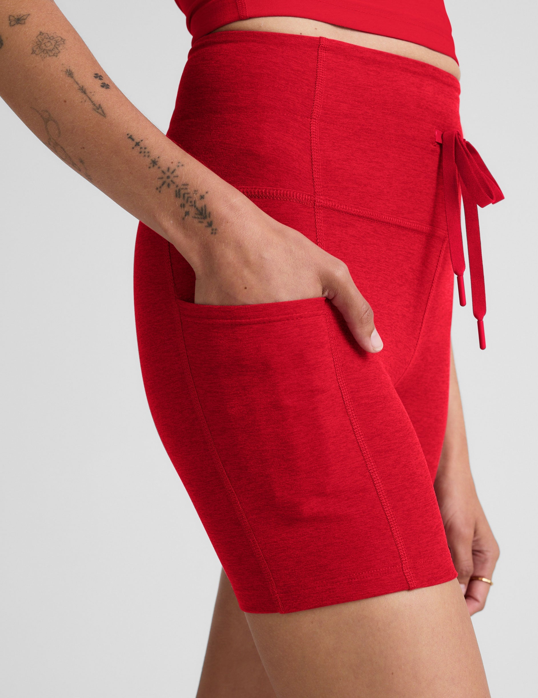 Beyond Yoga Women's High Waisted 5" Spacedye Pocket Shorts - Red