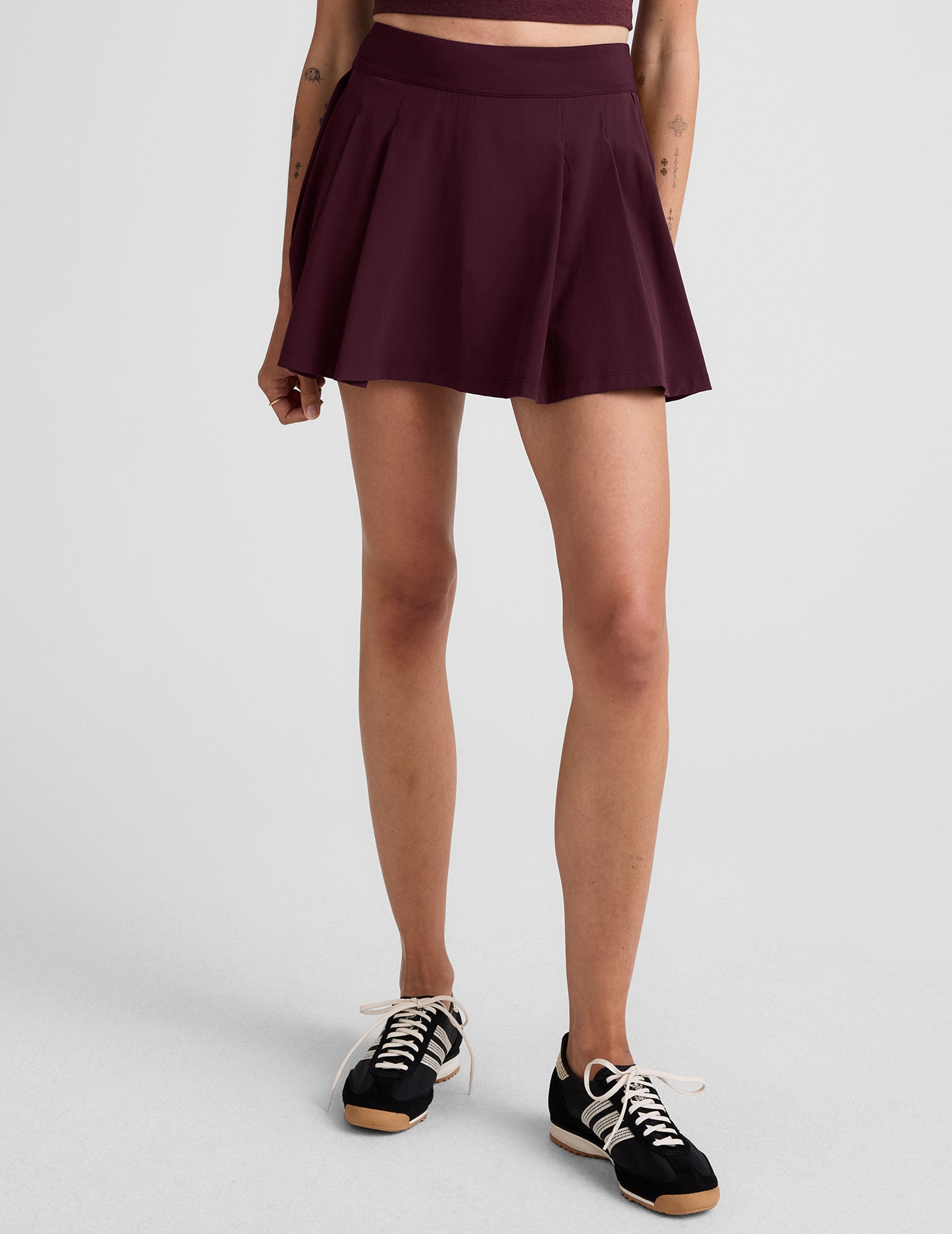 Beyond Yoga Women's Score Pleated Skirt - Black Cherry