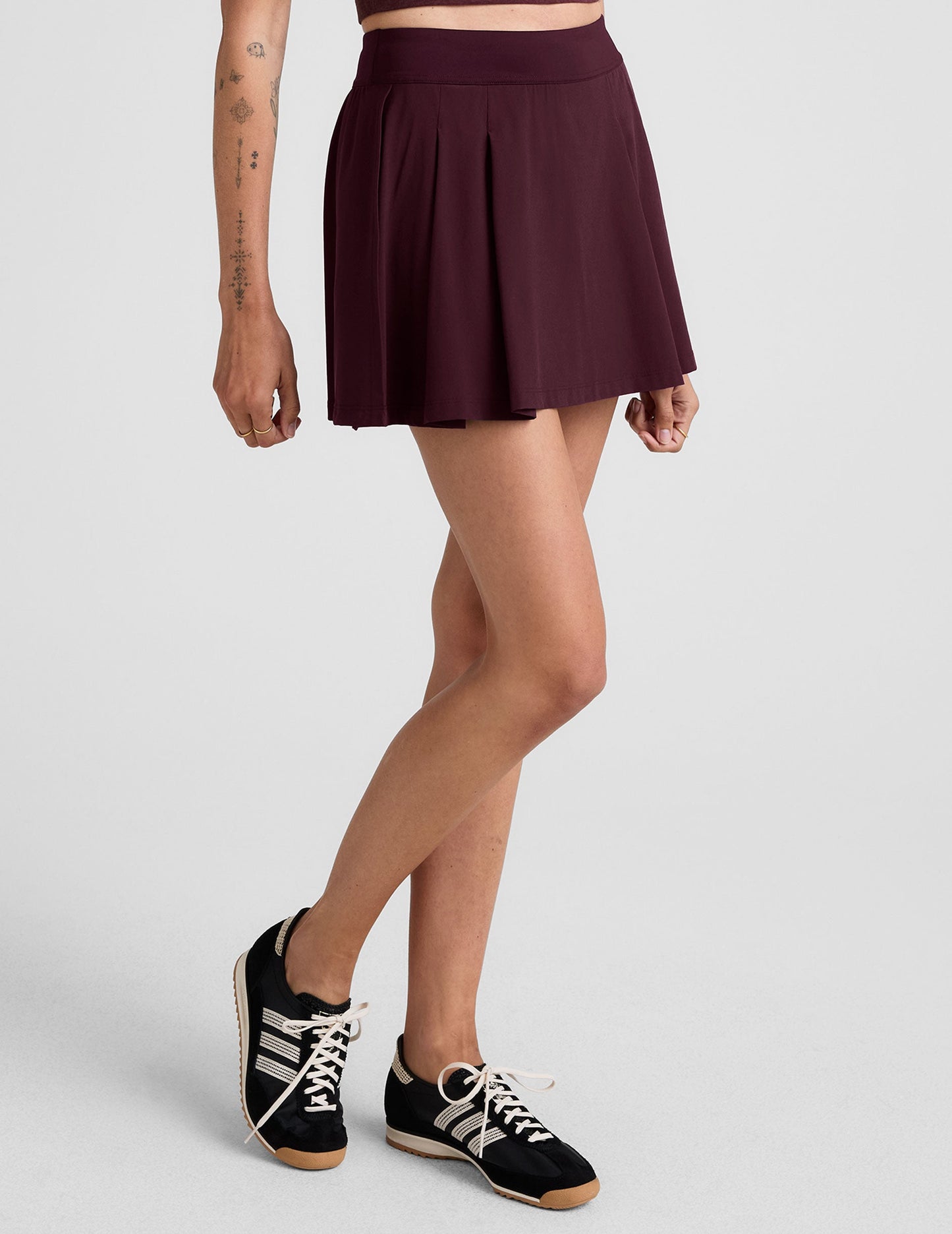 Beyond Yoga Women's Score Pleated Skirt - Black Cherry