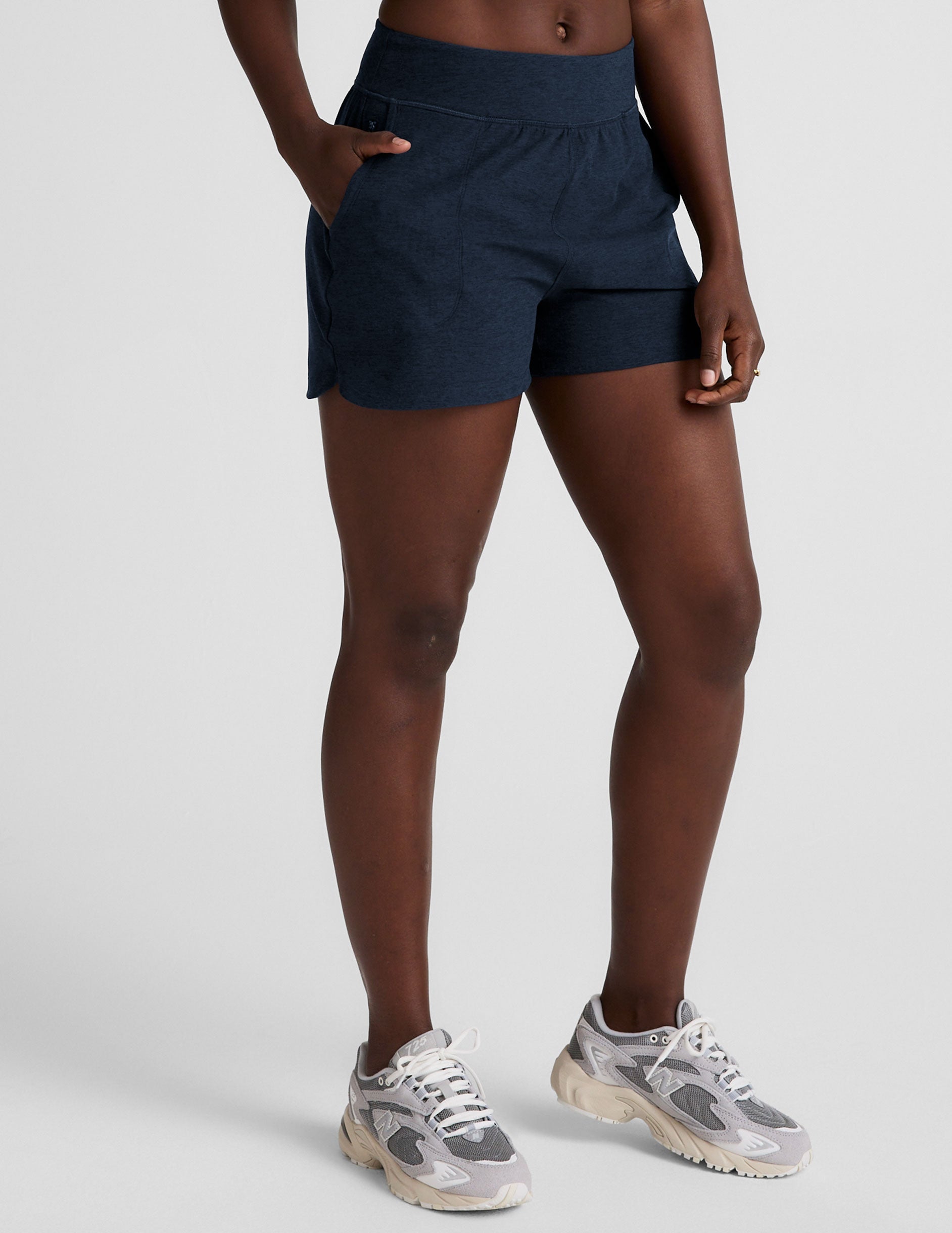 Beyond Yoga Mid-Rise 3" Dolphin Hem Spacedye Shorts - Nocturnal Navy