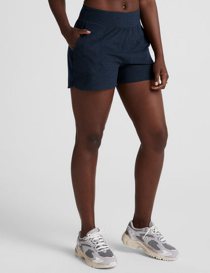 Beyond Yoga Mid-Rise 3" Dolphin Hem Spacedye Shorts - Nocturnal Navy