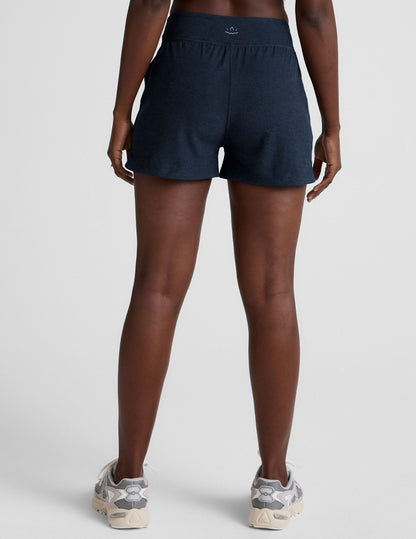 Beyond Yoga Mid-Rise 3" Dolphin Hem Spacedye Shorts - Nocturnal Navy