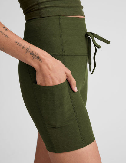 Beyond Yoga Women's High Waisted Pocket Spacedye Shorts - Army Green
