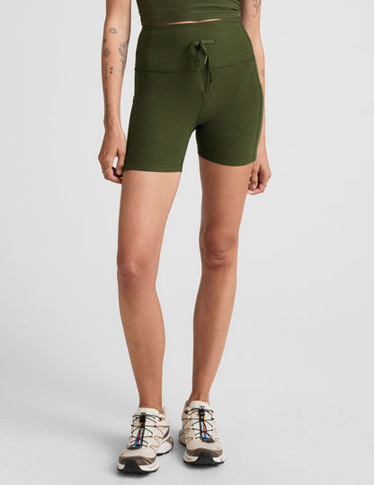 Beyond Yoga Women's High Waisted Pocket Spacedye Shorts - Army Green