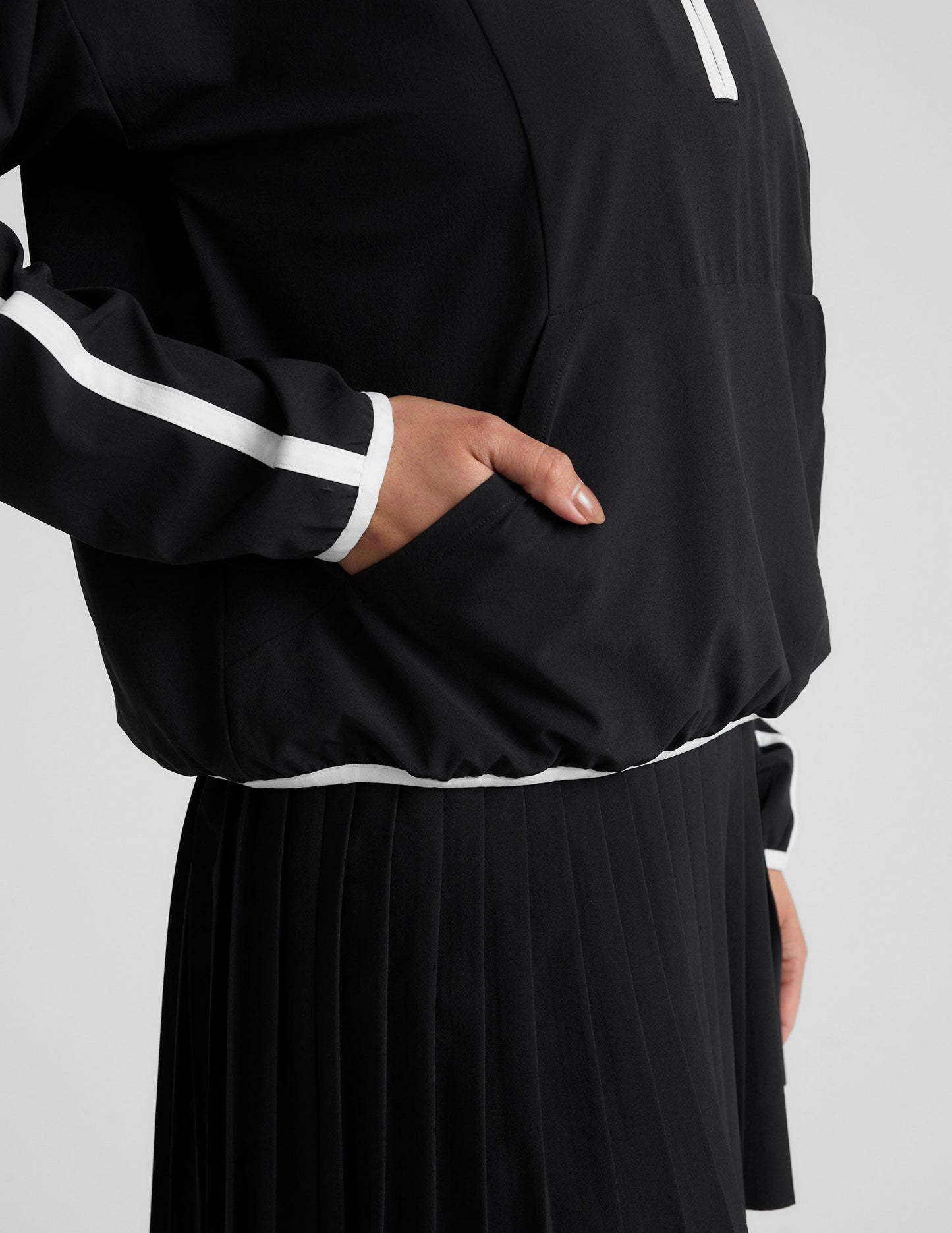 Beyond Yoga Stretch Woven Course Contrast Half Zip Pullover