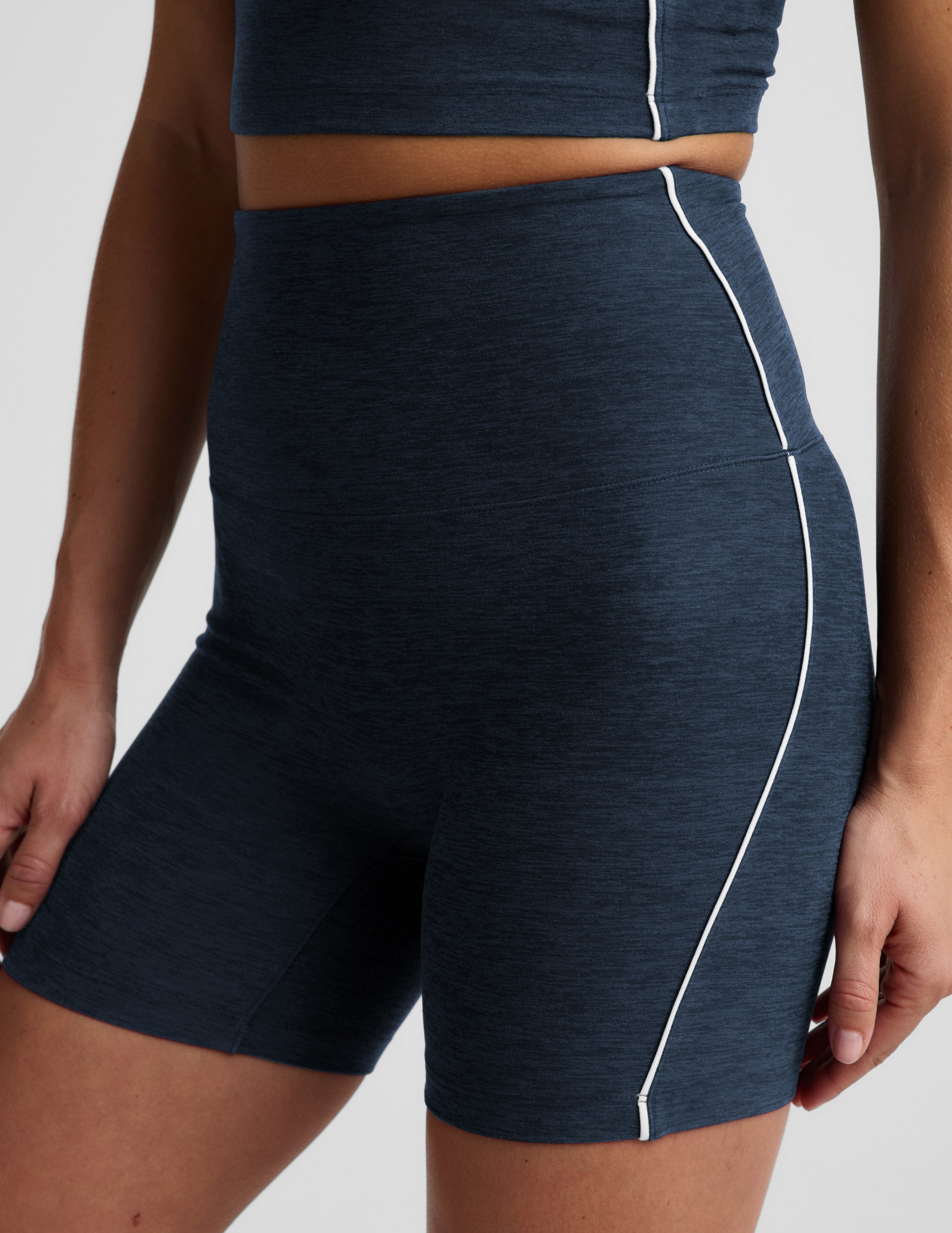 Beyond Yoga Women's 5" Spacedye Streamline Shorts - Nocturnal Navy
– Beyond Yoga