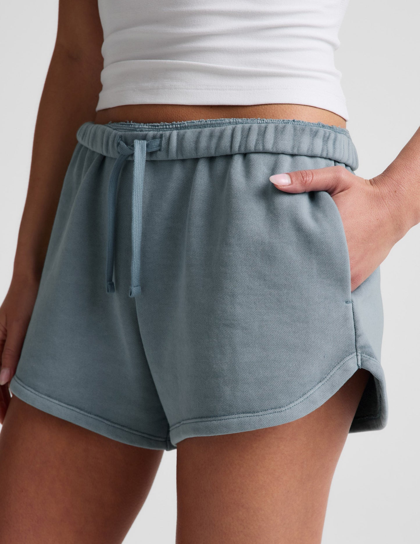 Beyond Yoga Mid-Rise Drawstring Fade Out Lounge Shorts - Blue
