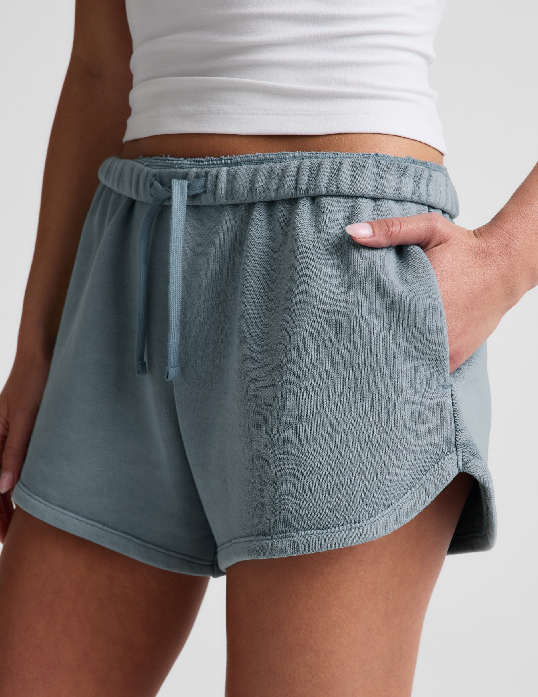 Beyond Yoga Mid-Rise Drawstring Fade Out Lounge Shorts - Blue