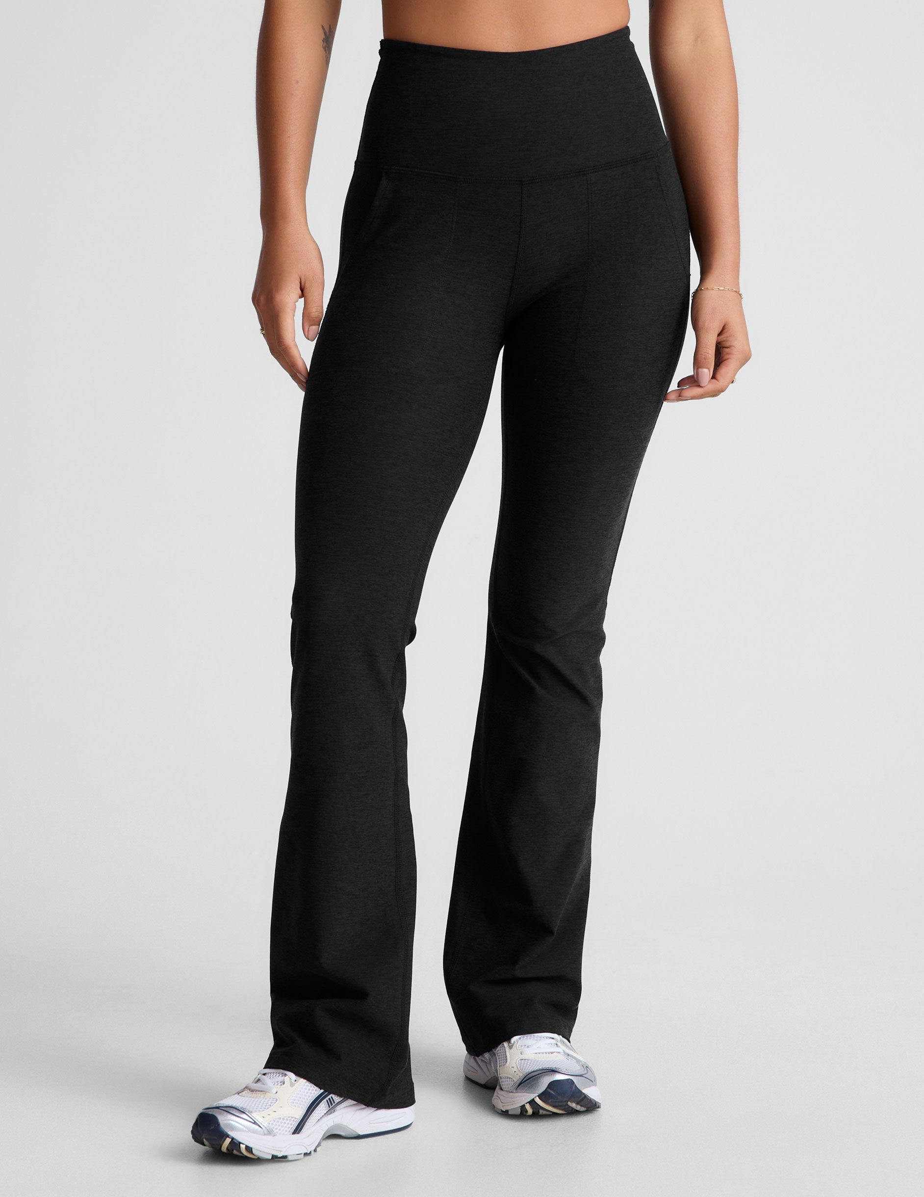 Beyond Yoga Women's High Waisted Bootcut Spacedye Pocket Pants - Darkest Night
