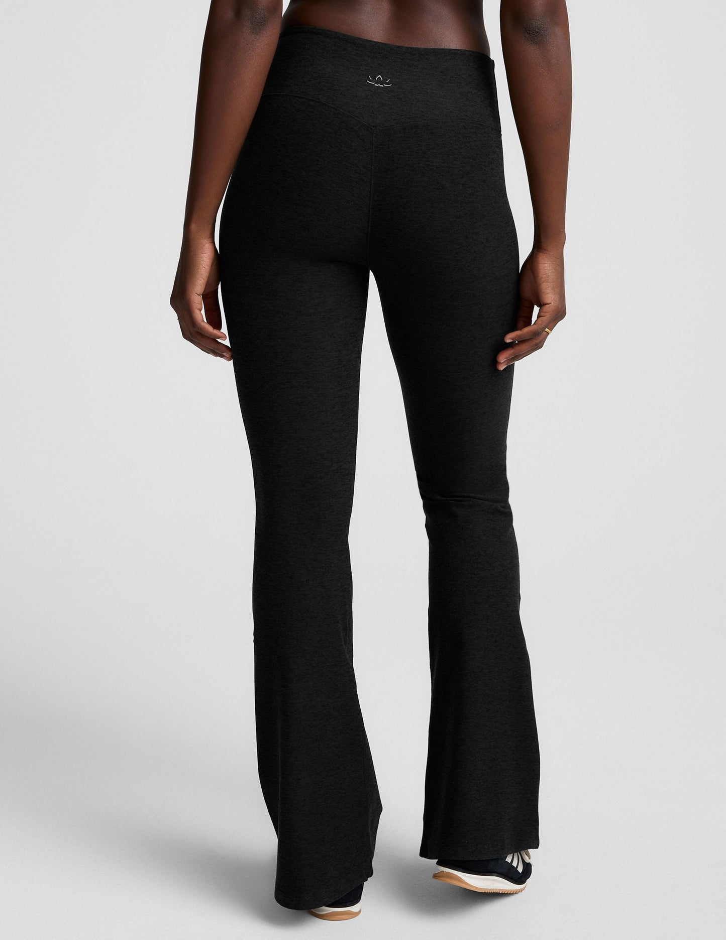 Beyond Yoga Women's Mid-Rise Bootcut Spacedye Pant - Black