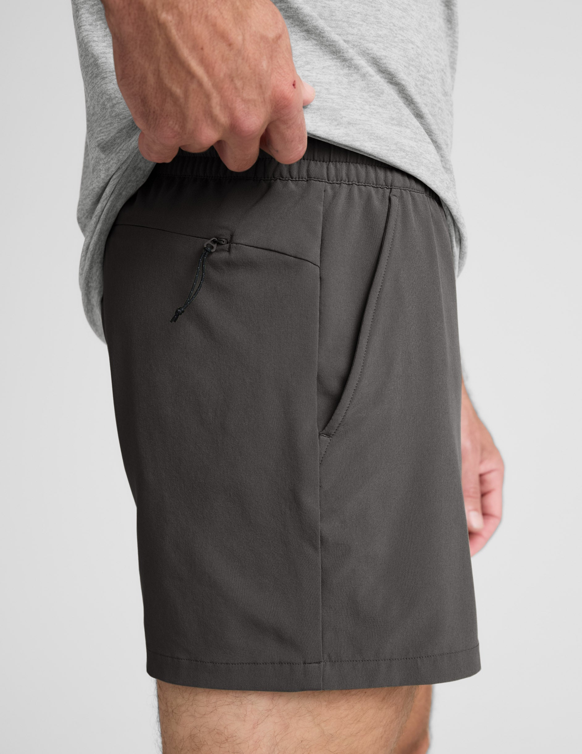 Beyond Yoga Men's 5-Inch Running Pivotal 2.0 Shorts - Graphite