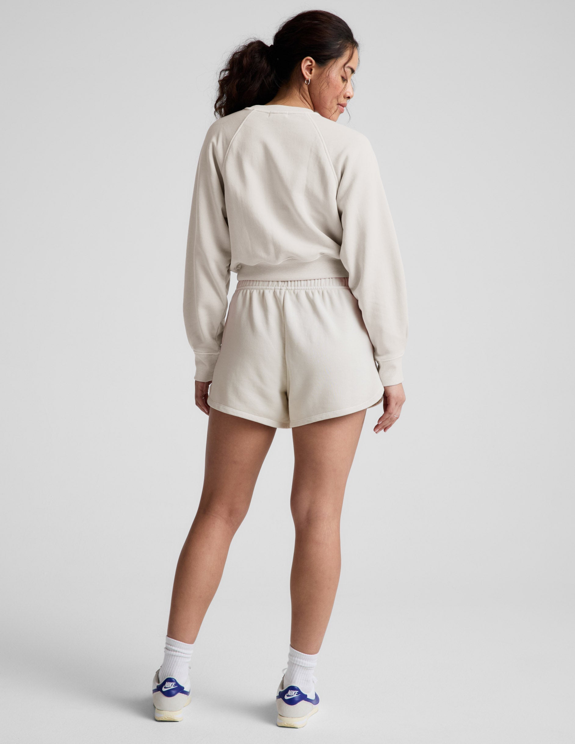 Beyond Yoga Mid-Rise Elastic Waist Fade Out Shorts - Vintage White